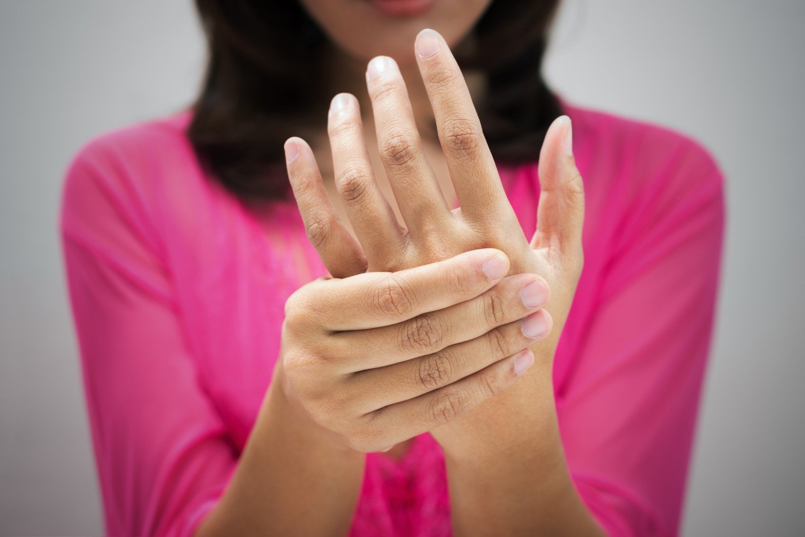 artritas ant rankų pirštų ką daryti bicepsas skauda alkūnės sąnarį