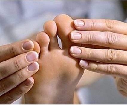 infekcinio artrito iš pėdos nykščiais tepalas iš tempimo sąnarių skausmą